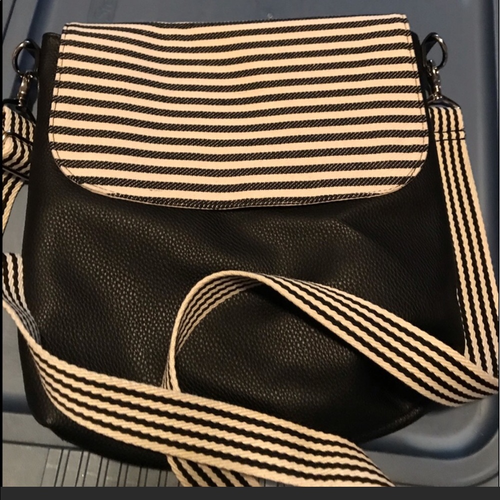 Studio thirty-one modern body crossbody purse